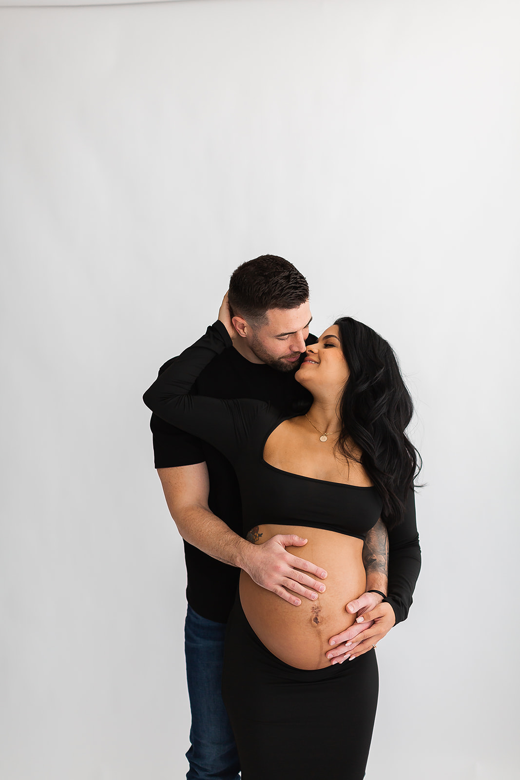 couples intimate maternity photos