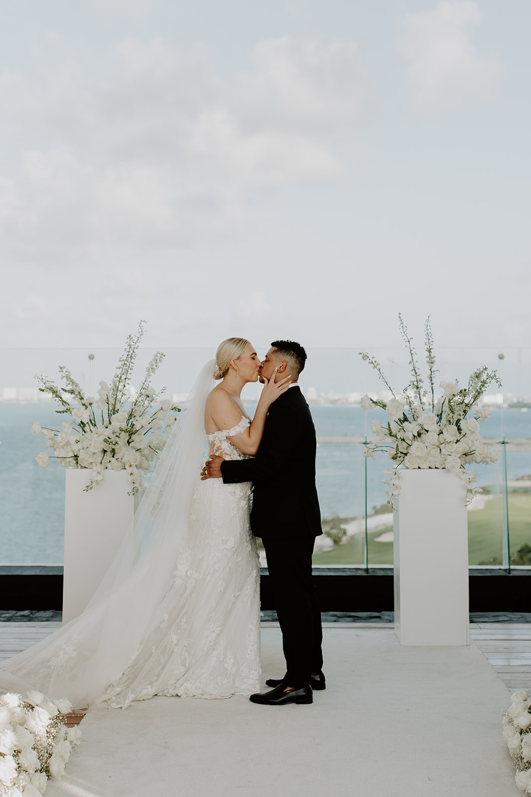 documentary and luxury cancun mexico wedding photographer