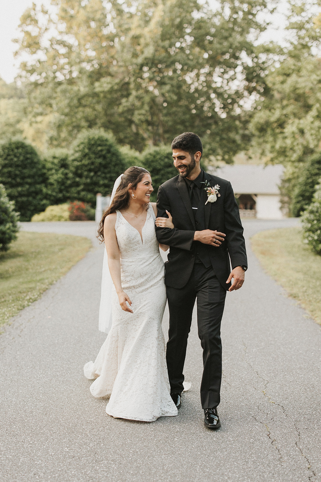A romantic, classical Southern wedding at the Vesuvius Vineyards in Iron Station, NC