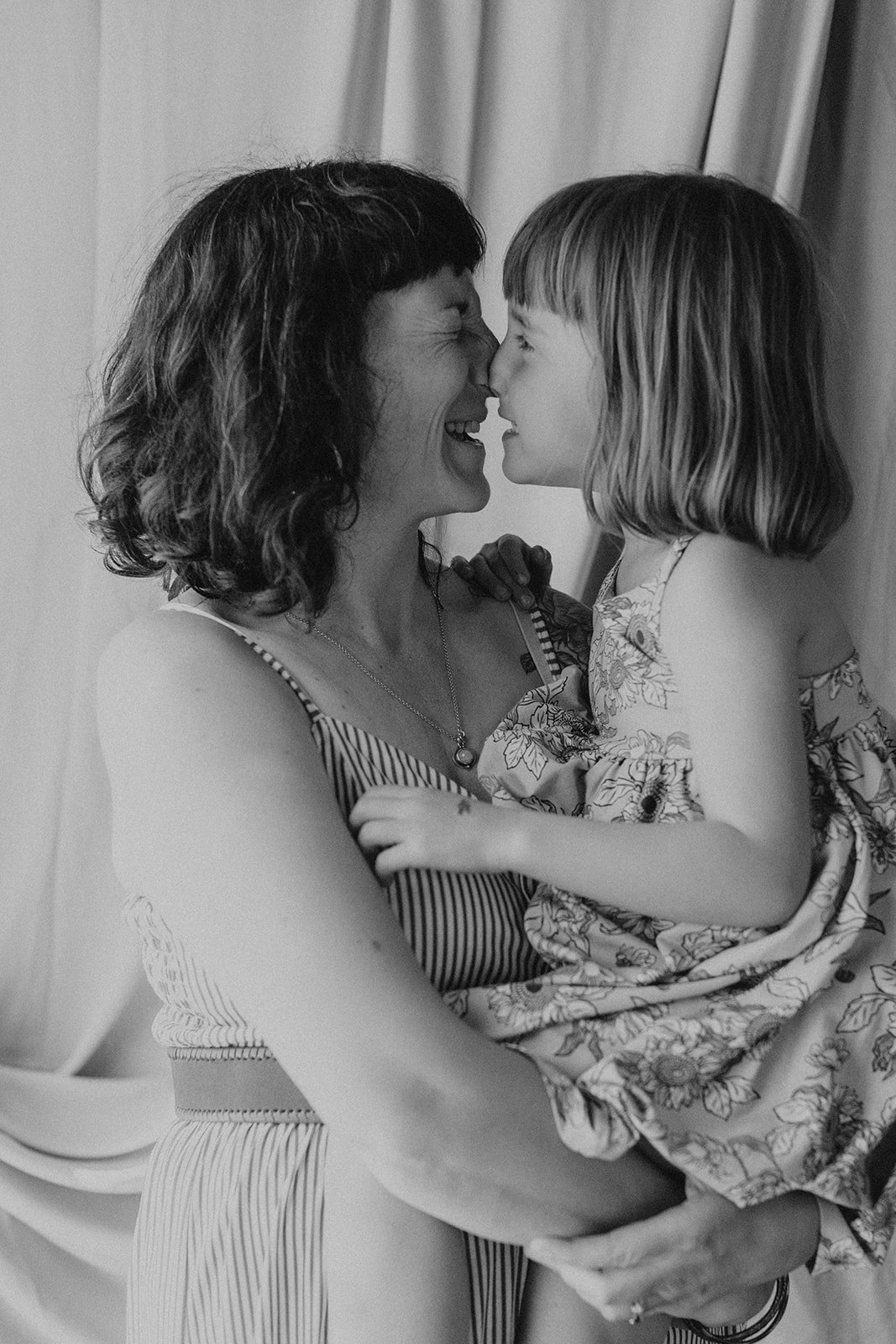 Mother's Day Mini Portrait Sessions by Seattle Photographer Hallie Kathryn. Styling by Smorgasbord on Orcas Island