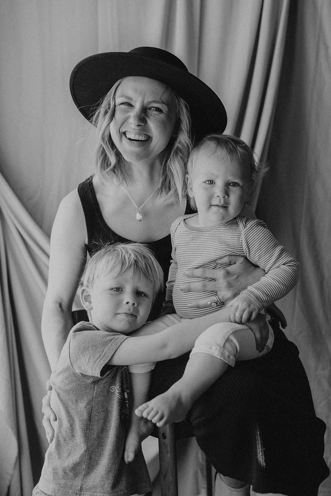 Mother's Day Mini Portrait Sessions by Seattle Photographer Hallie Kathryn. Styling by Smorgasbord on Orcas Island