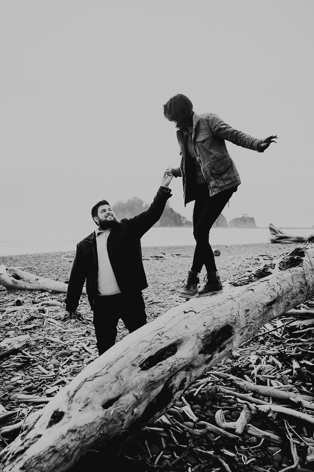 Pacific Northwest love story unfolds at La Push Beach engagement session
