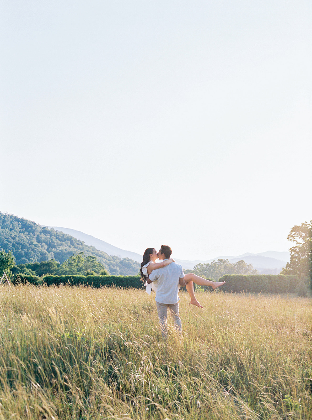 Summer Engagement Session at Big Spring Farm in Lexington by Virginia Wedding photographer Natalie Jayne Photography