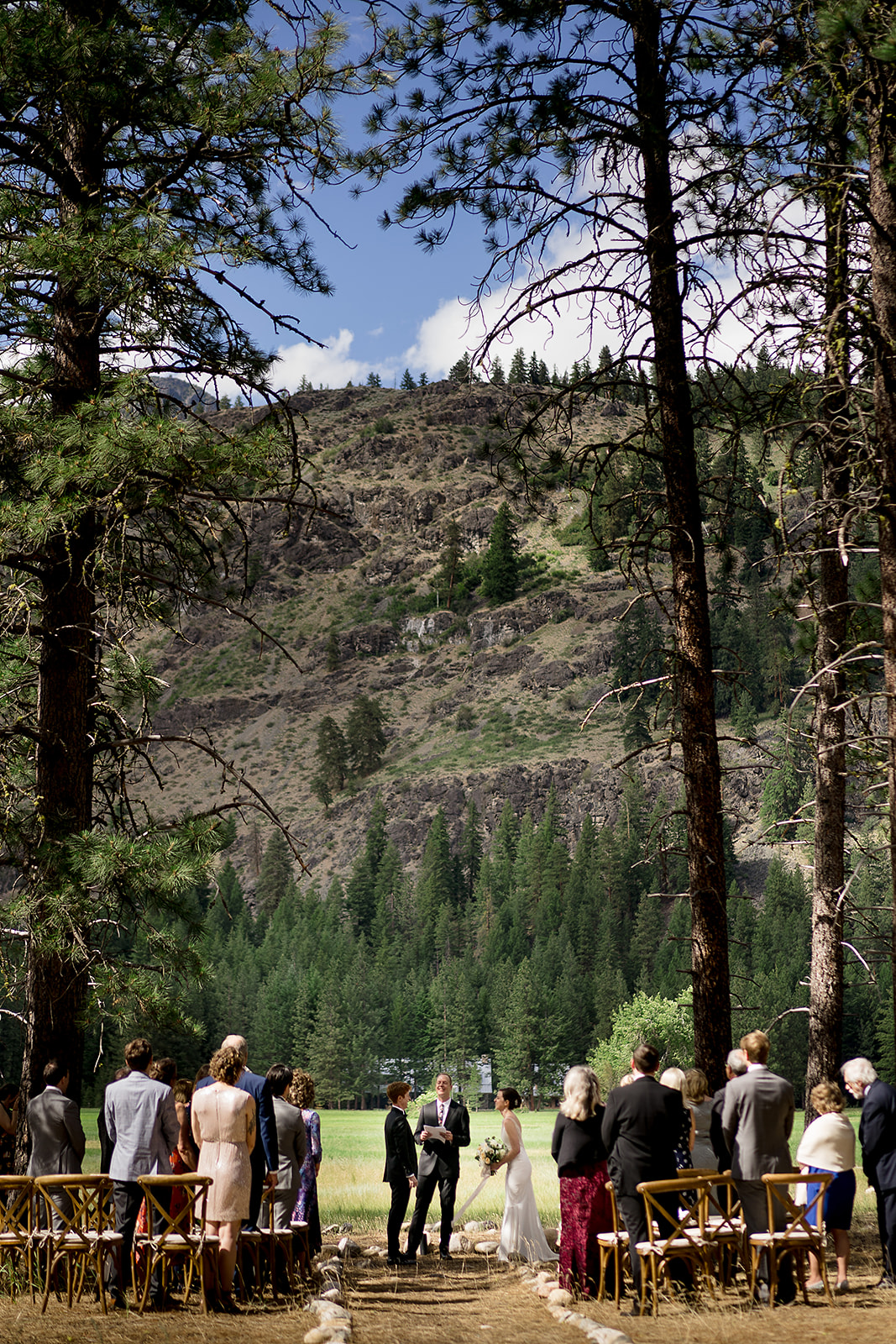 Mazama Ranch House Wedding ceremony in the methow valley