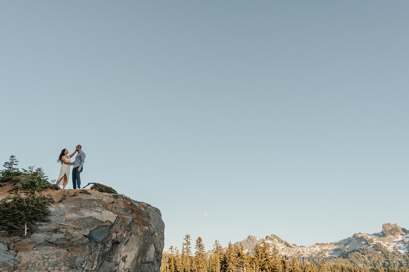 A couple at Mt Rainier photographed by Hallie Kathryn for their engagement photos