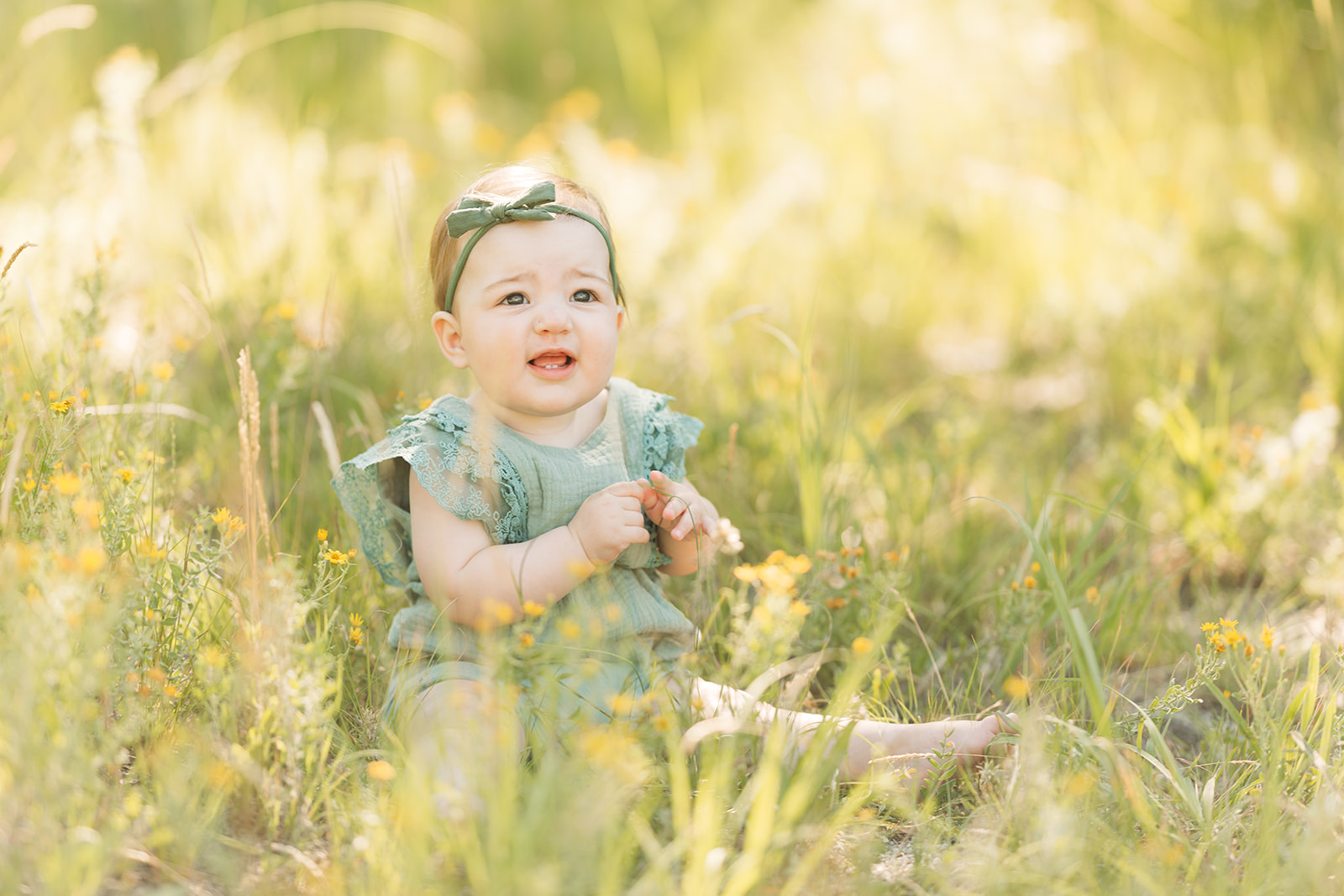 5 month baby milestone photos in castle rock colorado during summer at dawsons butte