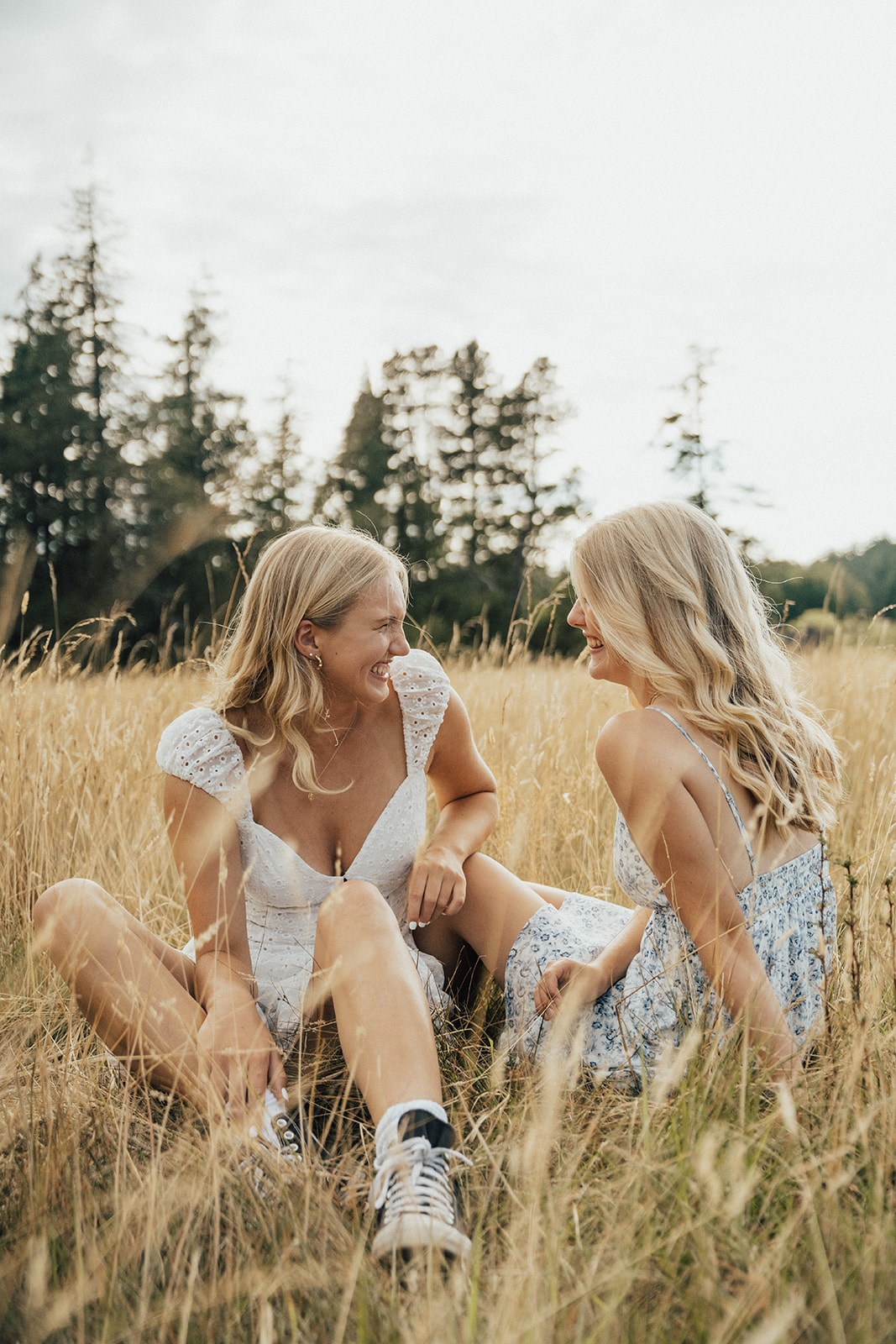 Sisters & best friends photoshoot on Orcas Island, Seattle