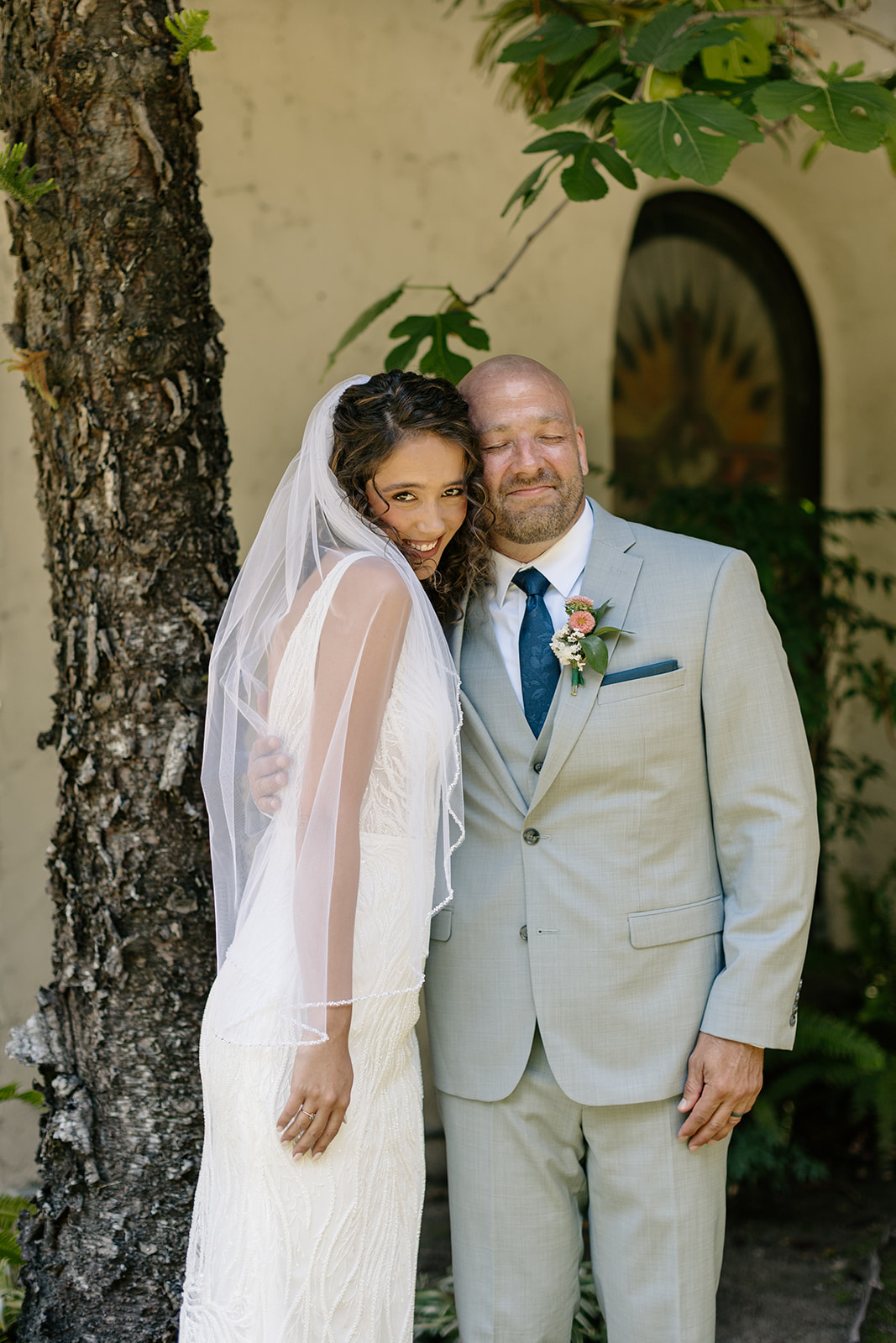 griffith house anaheim california socal orange county wedding bride first look father daughter emotional grey suit blue