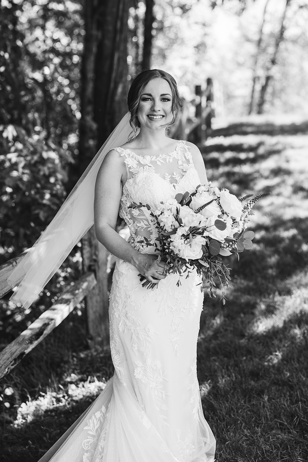 Romantic summer wedding in Central Minnesota at The Barn at Stoney Hills
