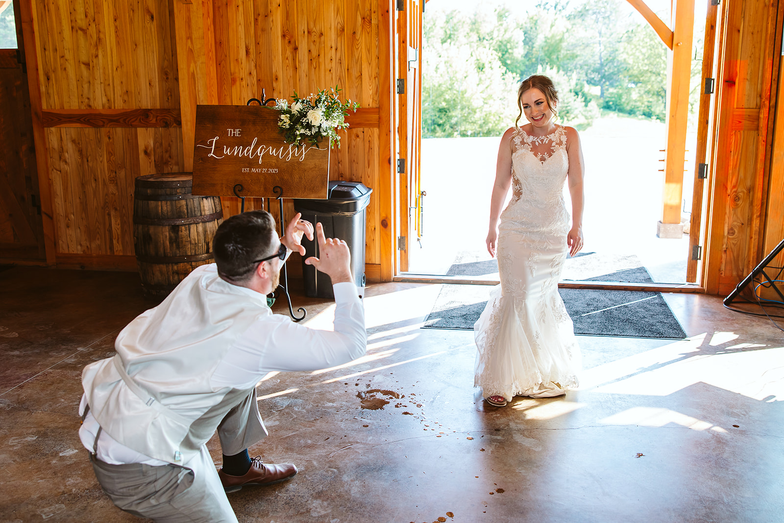 Romantic summer wedding in Central Minnesota at The Barn at Stoney Hills