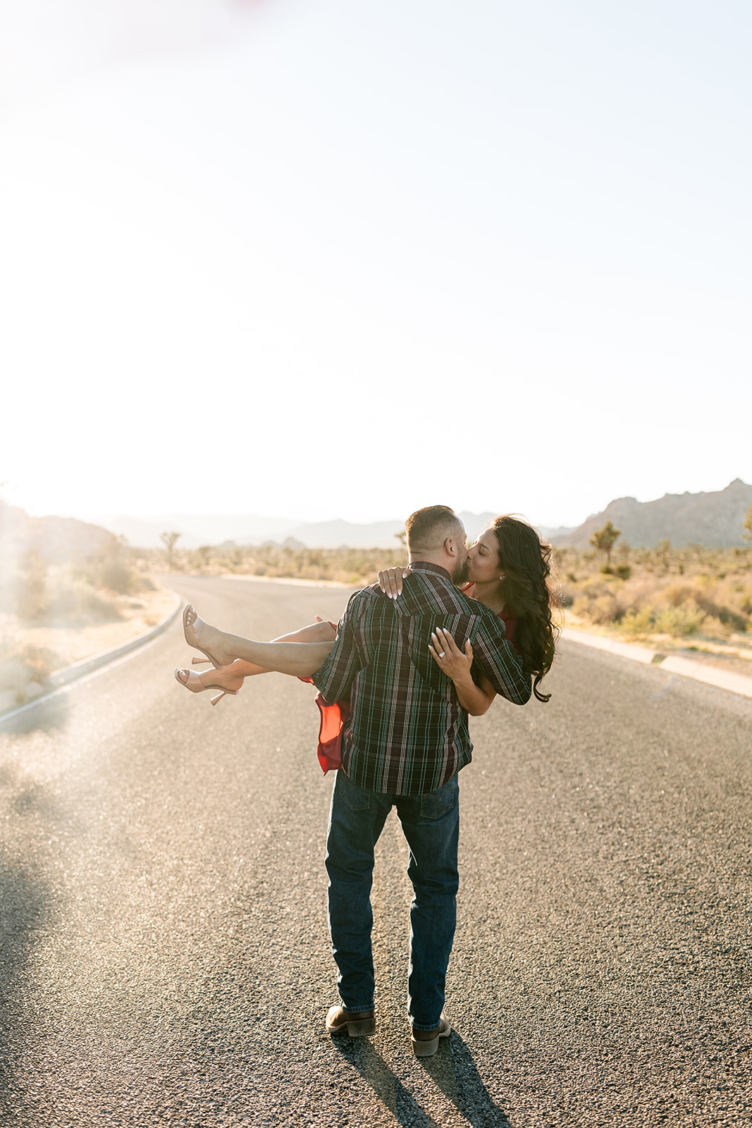 sunset engagement session joshua tree national park california socal photographer enagement pictures couples poses