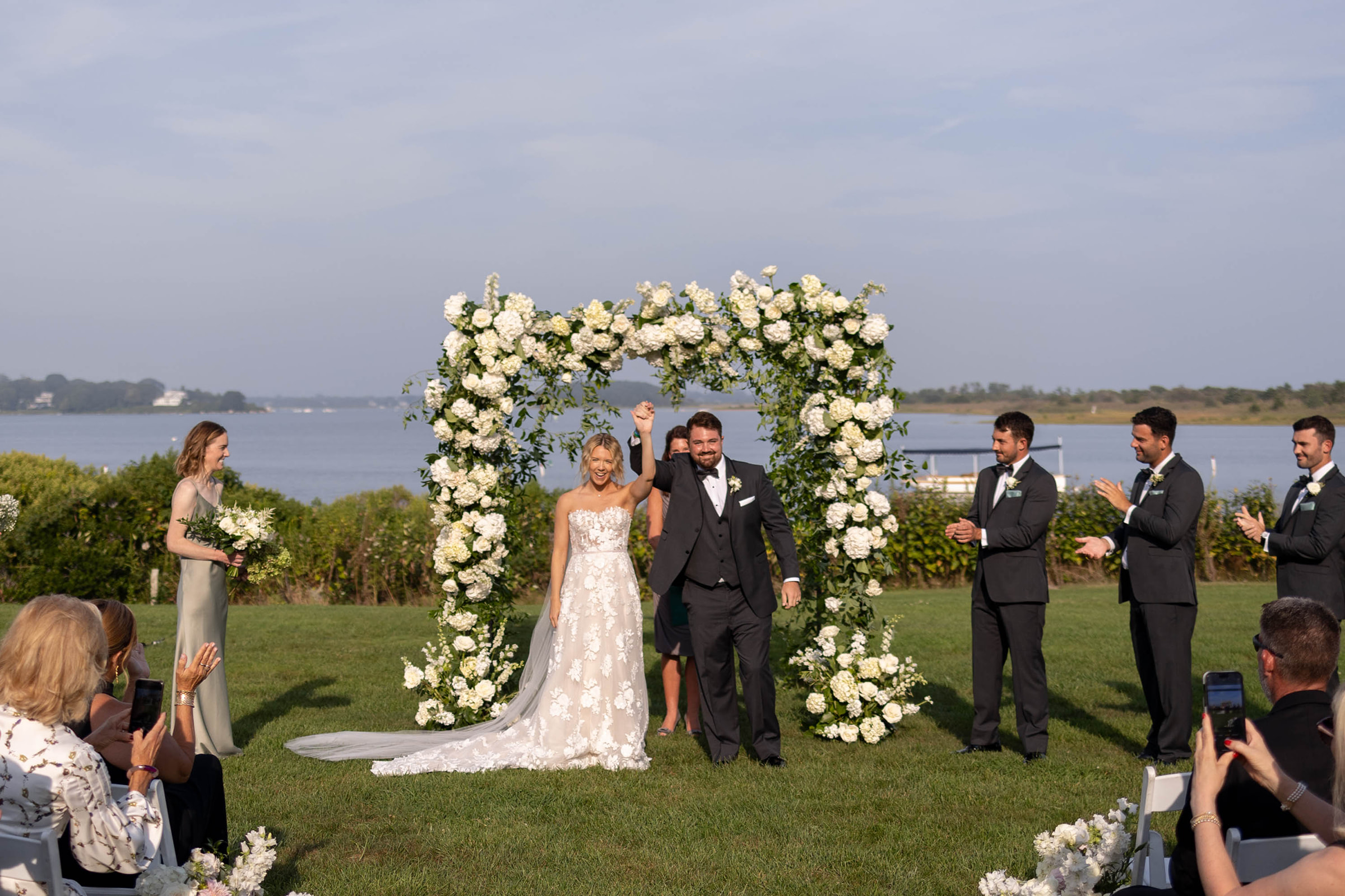 Wedding at the gorgeous Weekapaug Inn in Rhode Island. Late summer wedding by destination wedding photographer Rollins S