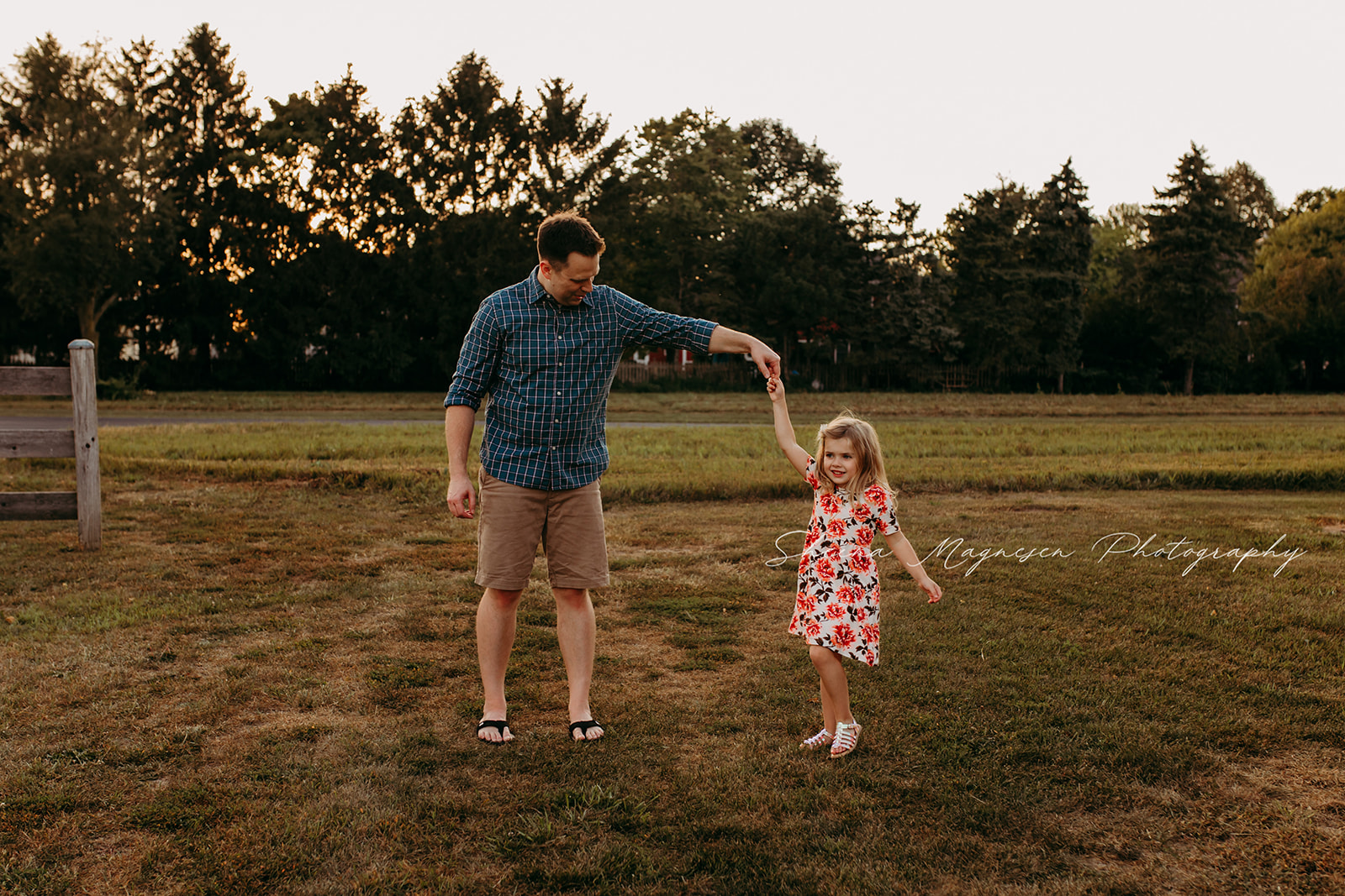 Outdoor family session in Naperville, IL