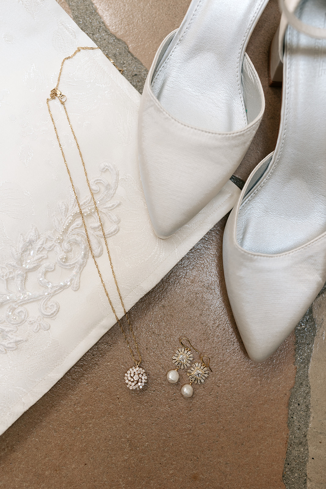 point vicente lighthouse wedding rancho palos verdes california gold wedding jewerly accessories white heels details