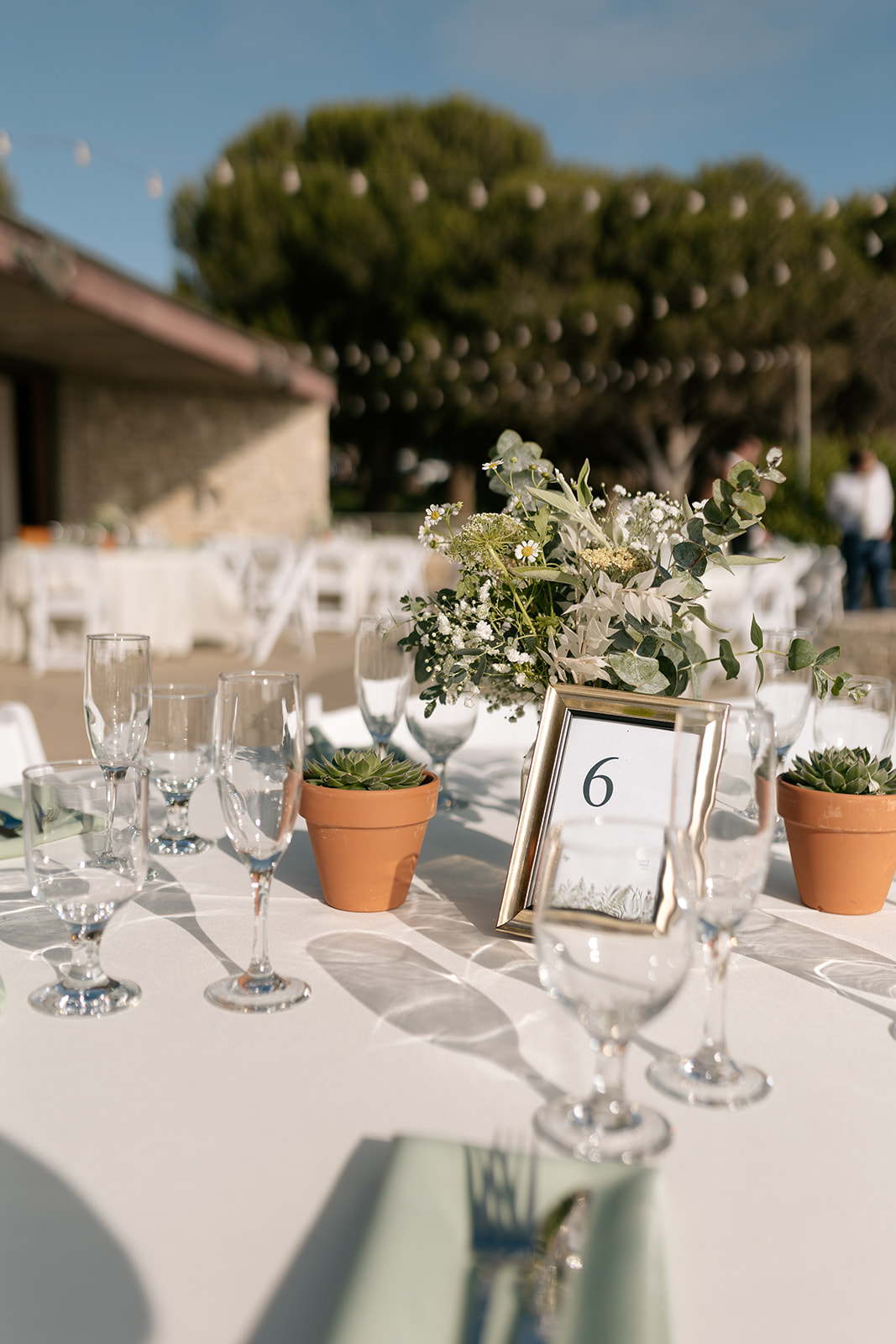 point vicente lighthouse wedding rancho palos verdes california outdoor reception white wedding table detail centerpiece