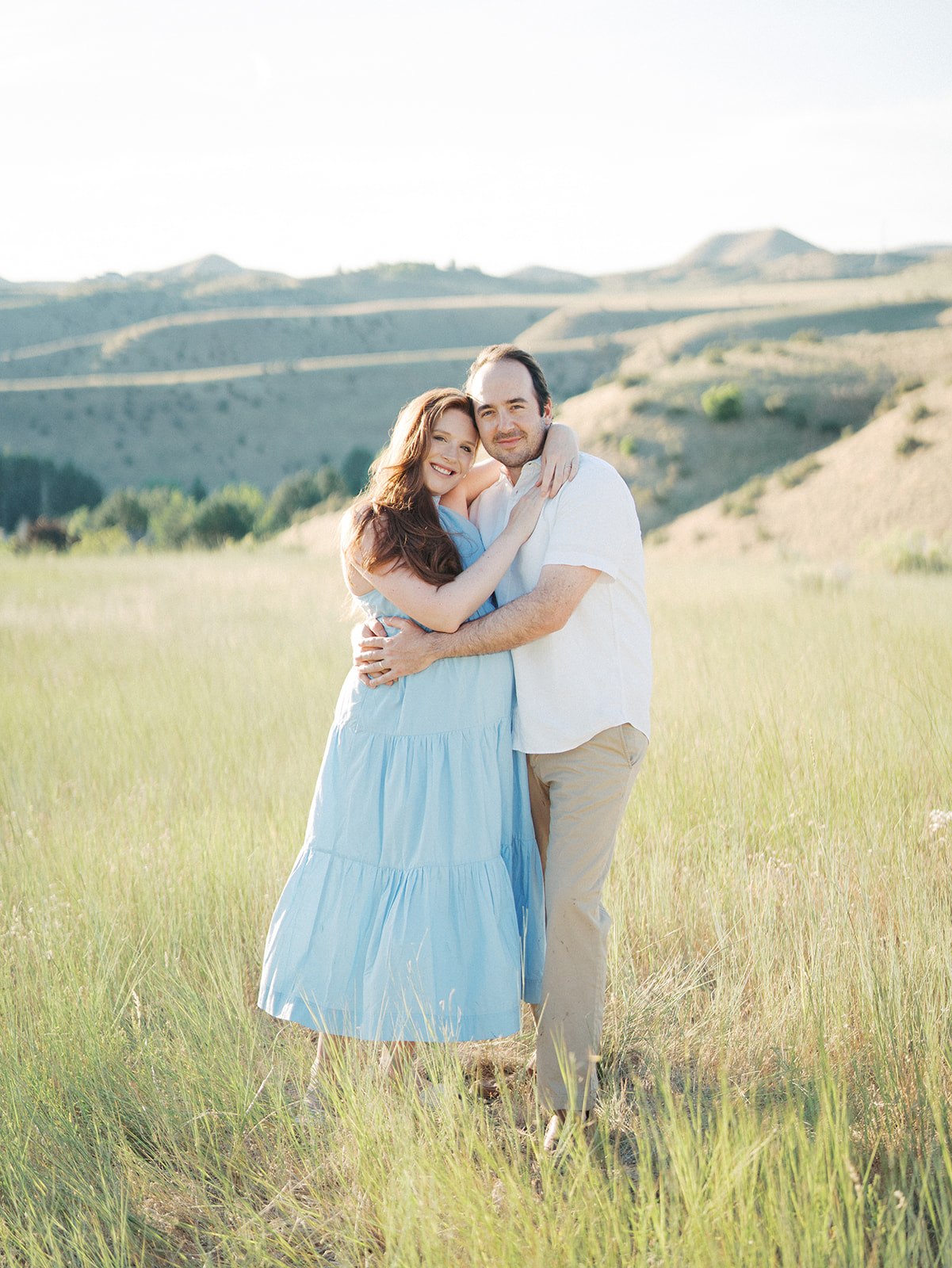 Twin Maternity Session in the Boise Foothills | Maternity photos by Hannah Mann | Idaho photographer serving the Treasur