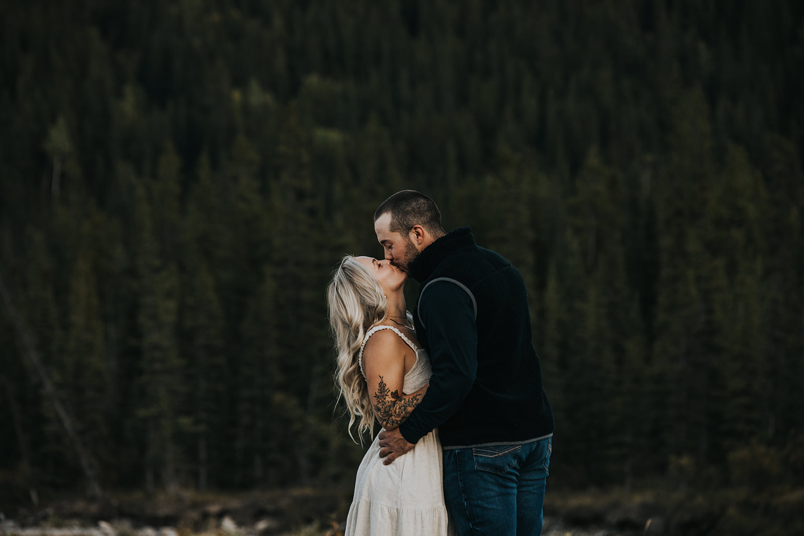 Calgary Engagement Photographer: Capturing Magical Moments at Forget Me Not Pond
