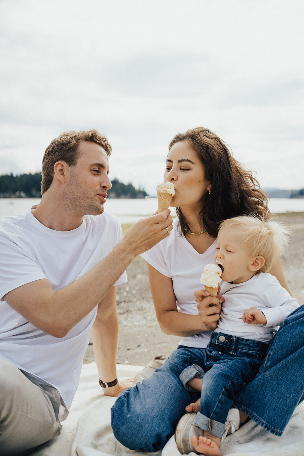 Family photos at the beach, Bainbridge Island, Seattle, Washington