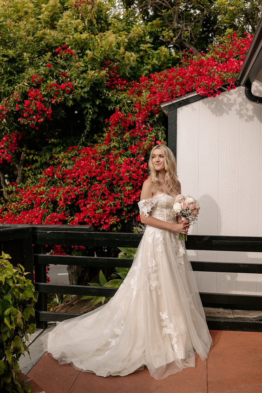 womens club wedding southern california laguna beach socal red wedding flowers background backdrop wedding florists