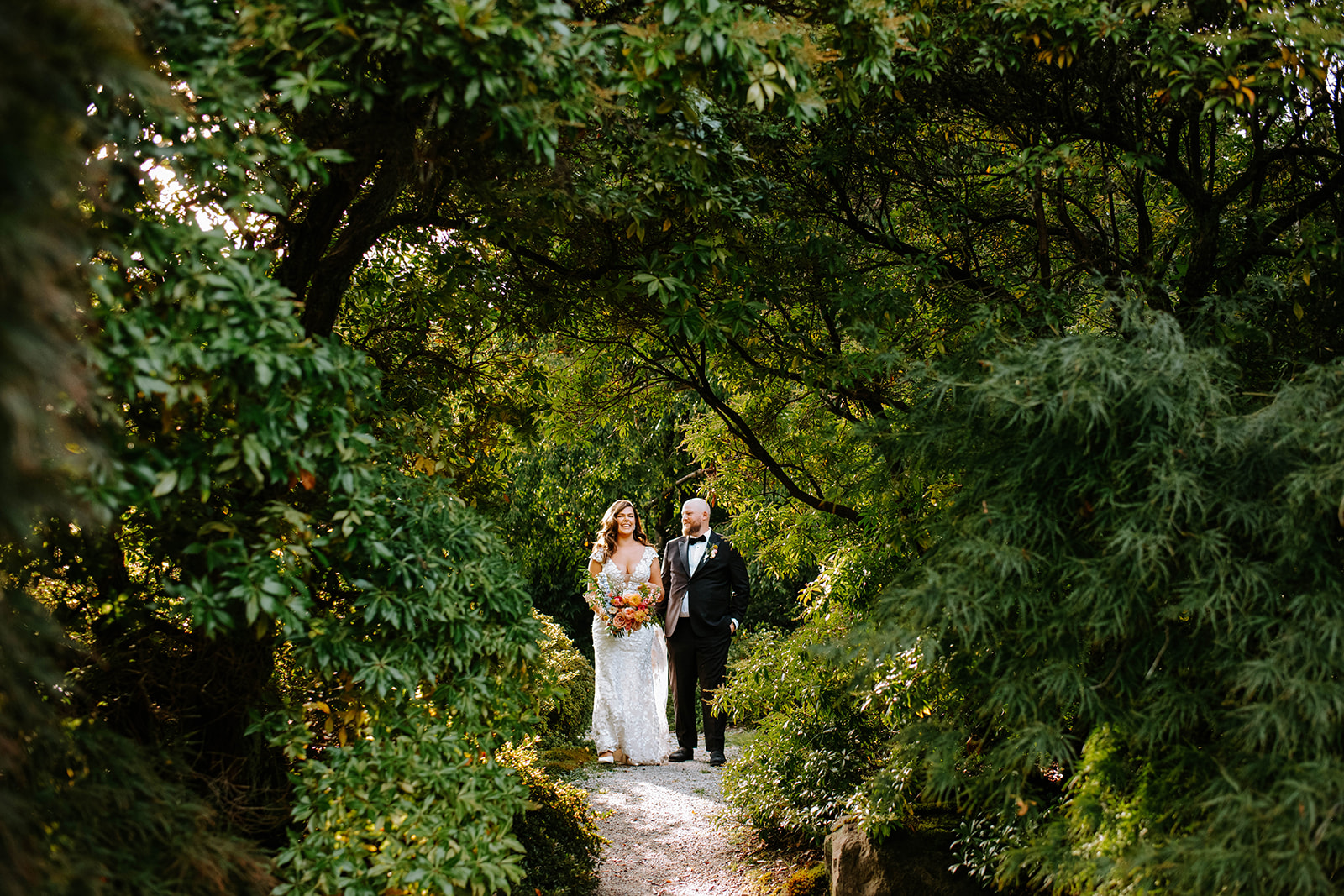 bride and groom in VanDusen Botanical Gardens