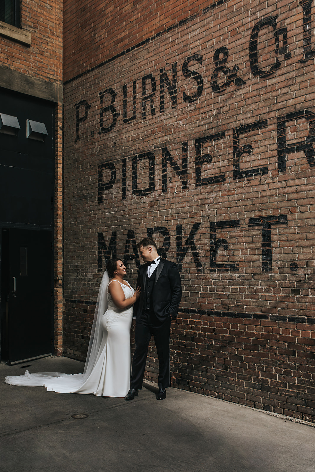 A Calgary Fall Wedding at The Pioneer