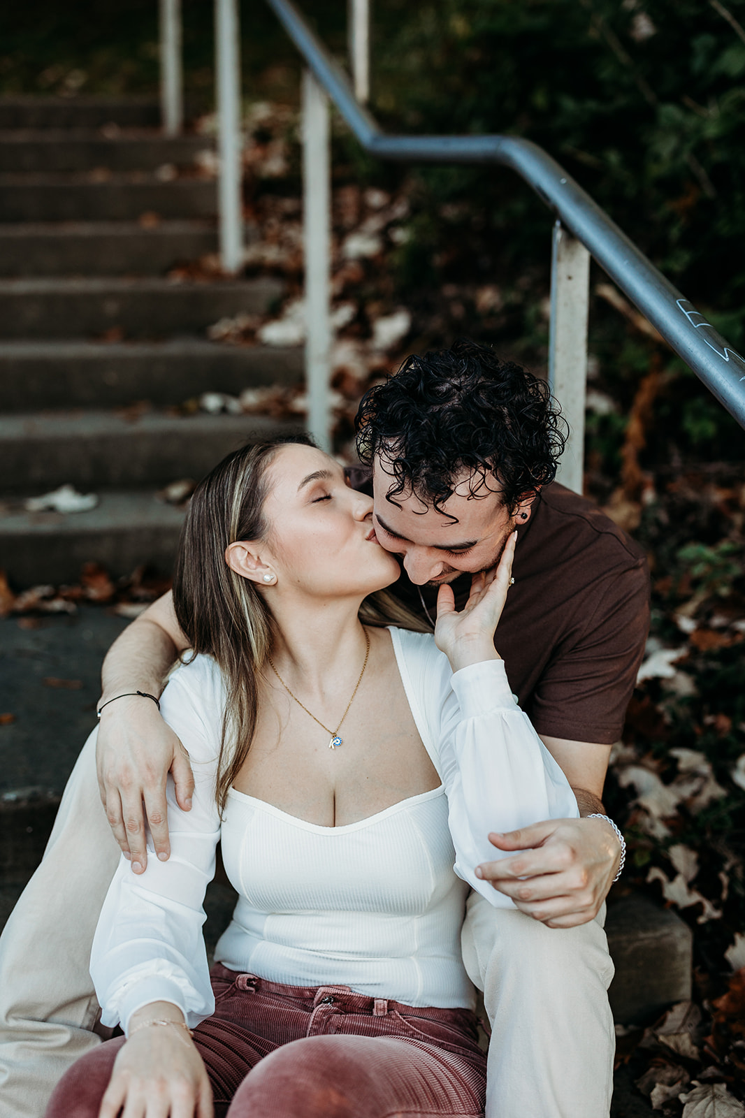 fall engagement session at waterfront park louisville, kentucky
