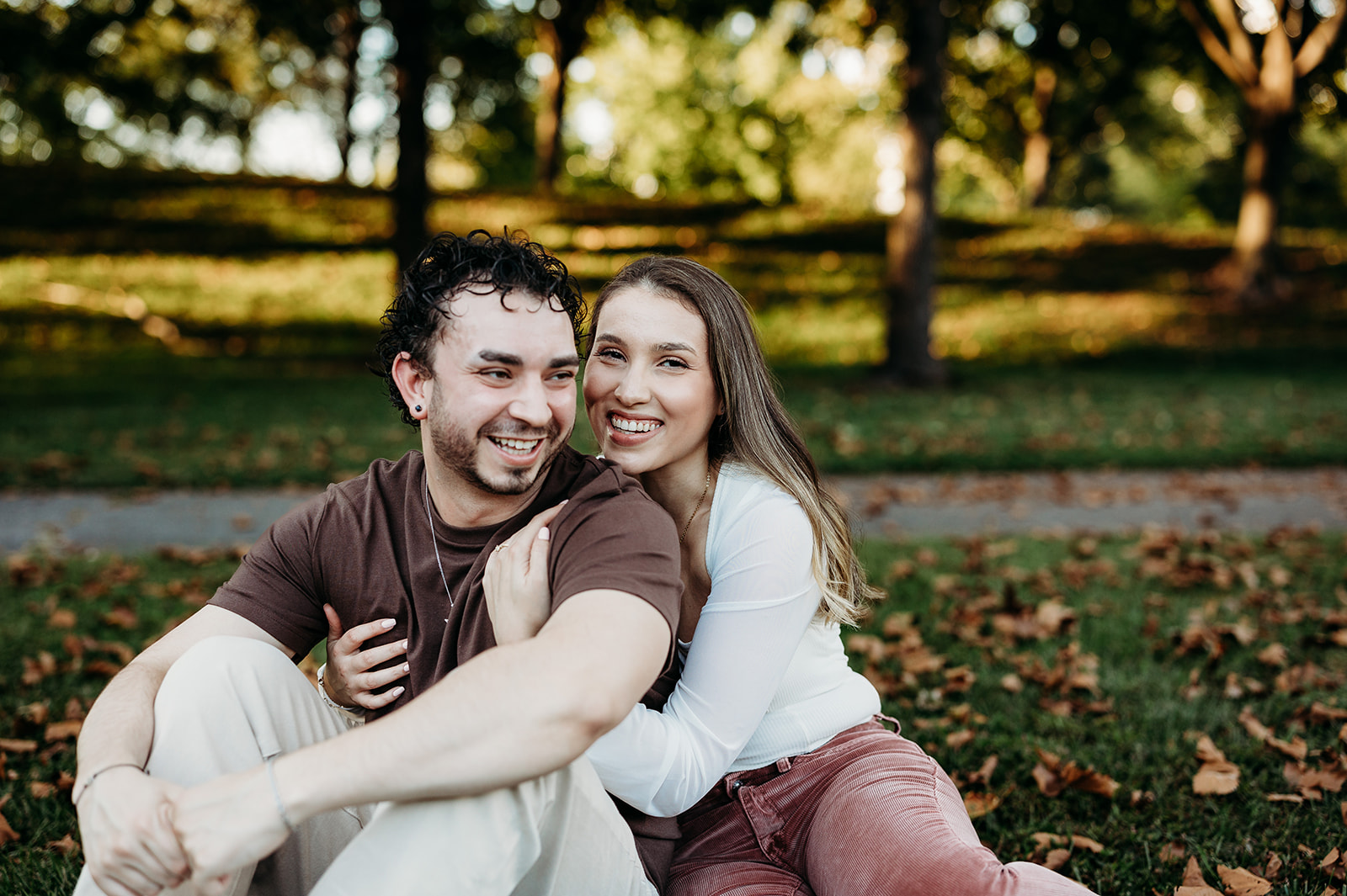 fall engagement session at waterfront park louisville, kentucky