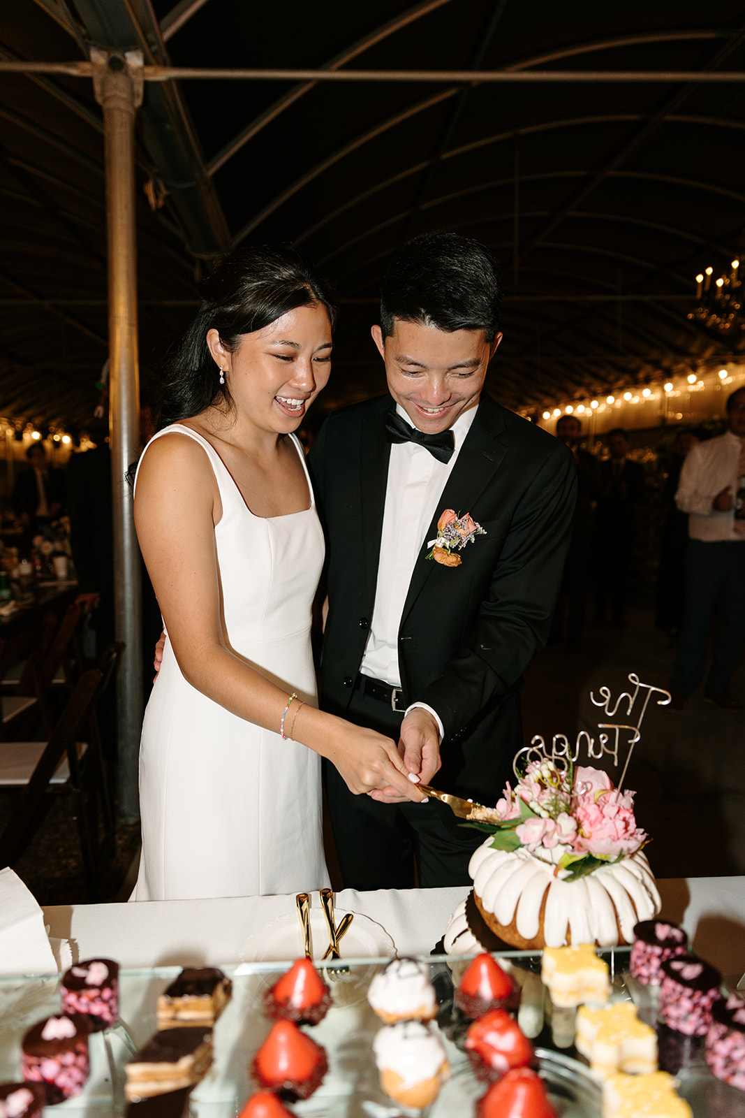 wedding the greenhouse pnoc orange county california wedding cake cutting bride and groom customized wedding cake
