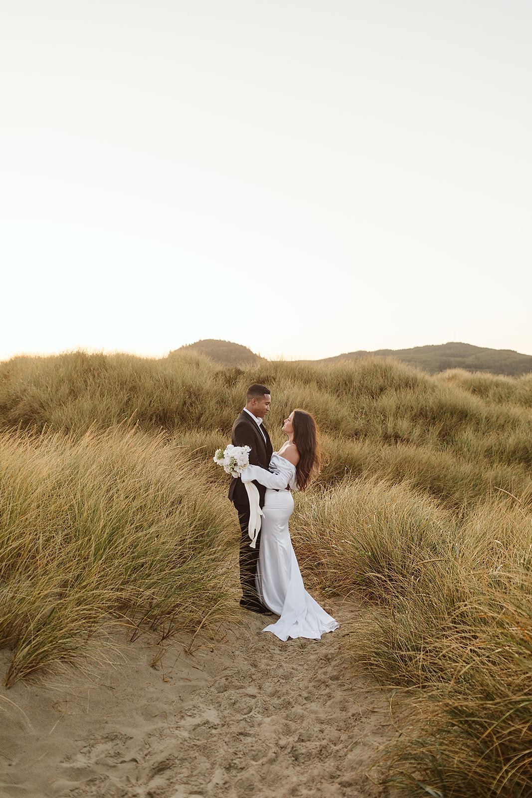  A couple who eloped in Neskowin Beach say their vows along the oregon coast