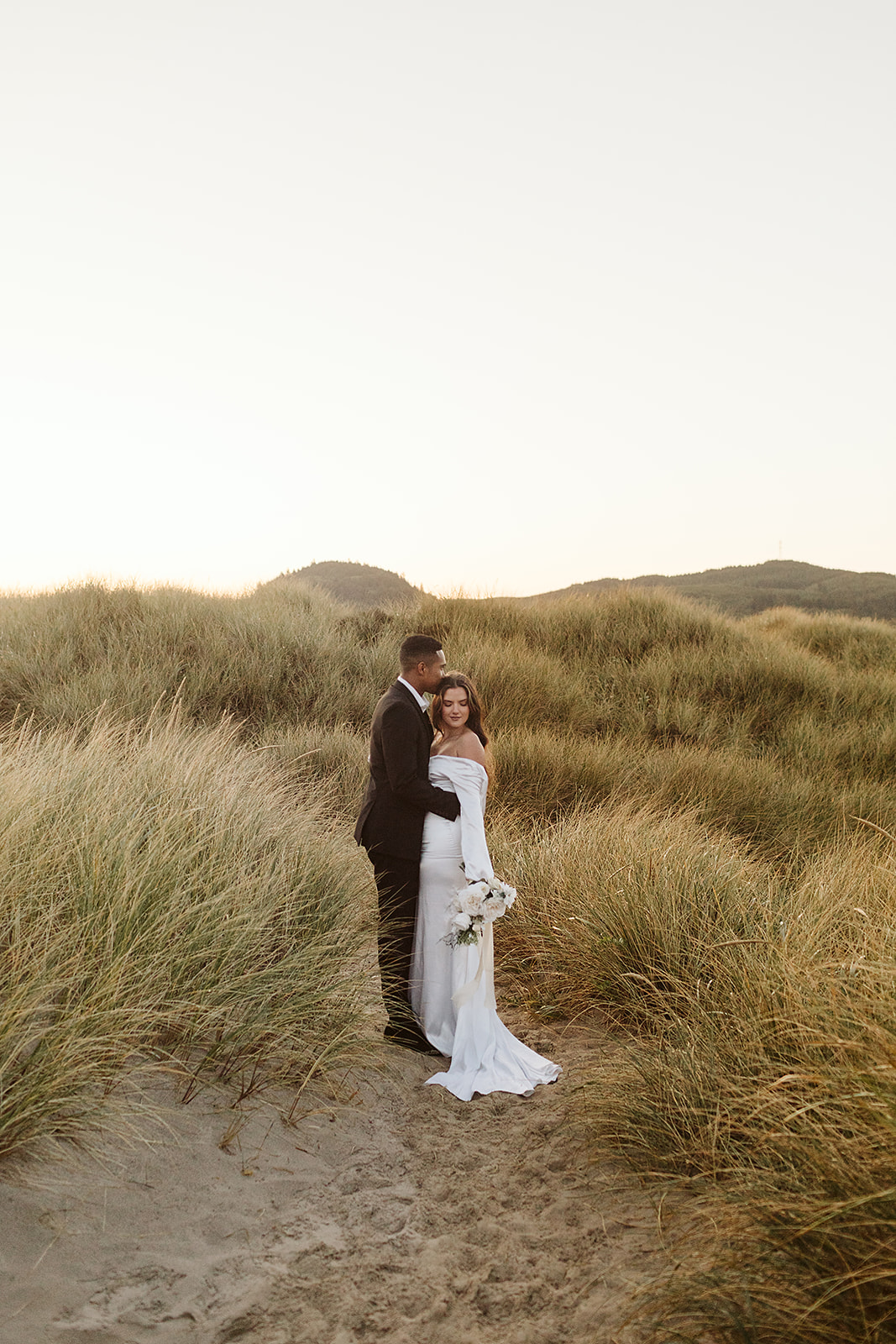 Oregon coast intimate wedding along the coastline