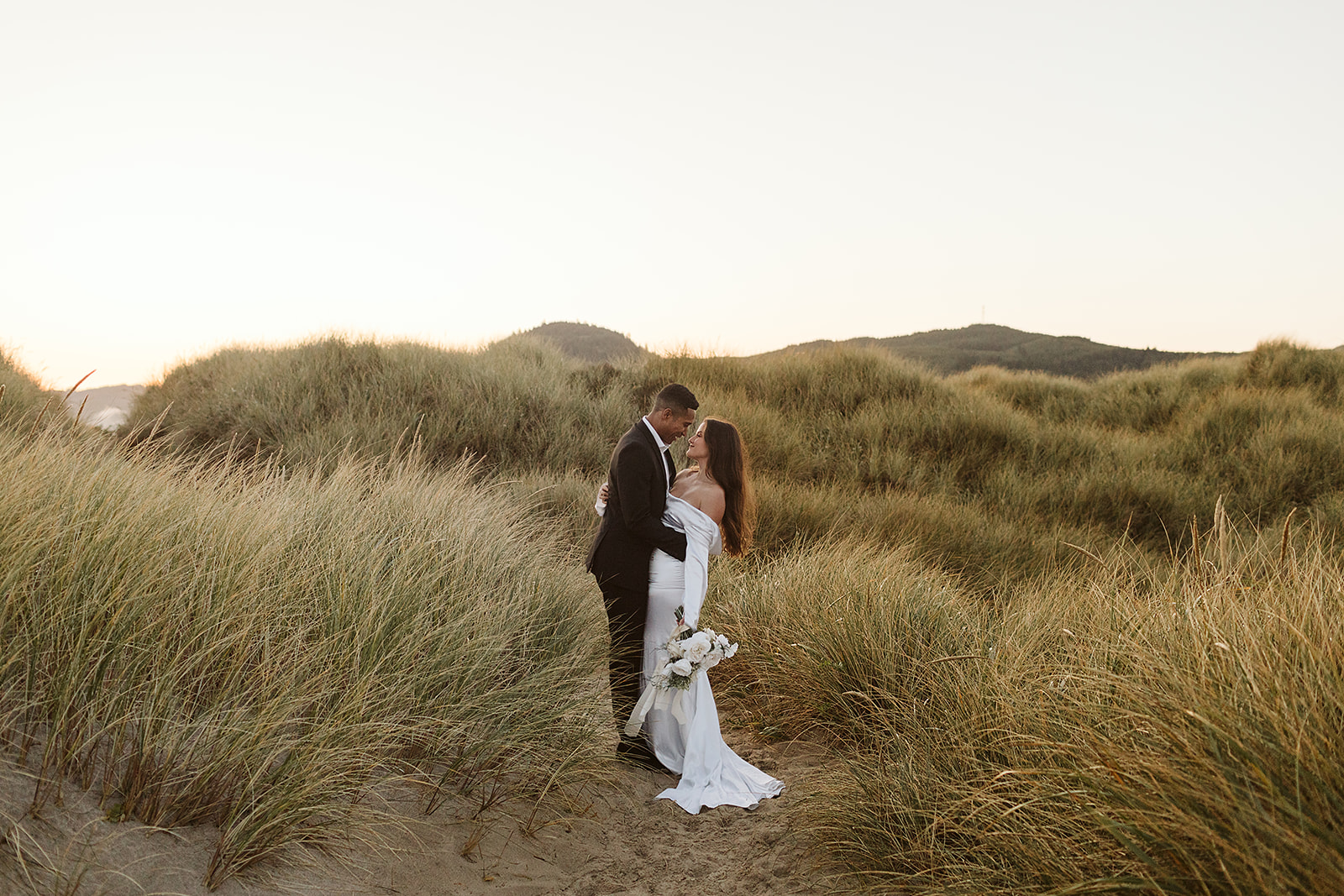  A couple who eloped in Neskowin Beach say their vows along the oregon coast