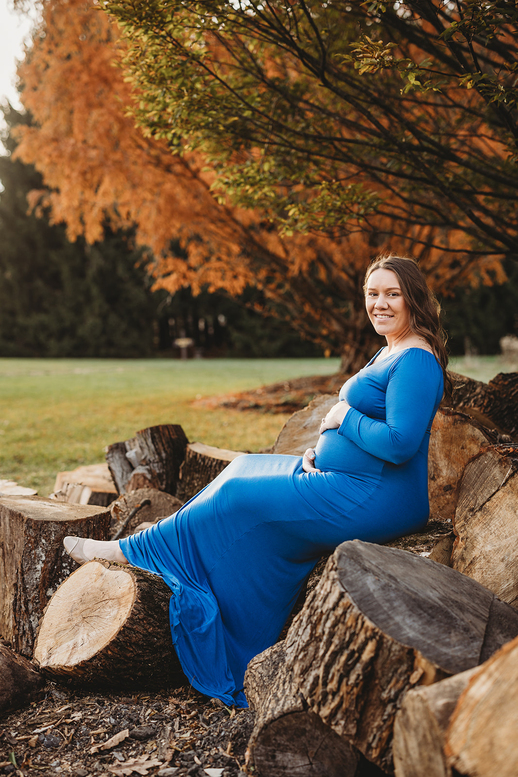 fall golden hour maternity portrait session photoshoot wyomissing park berks county pennsylvania