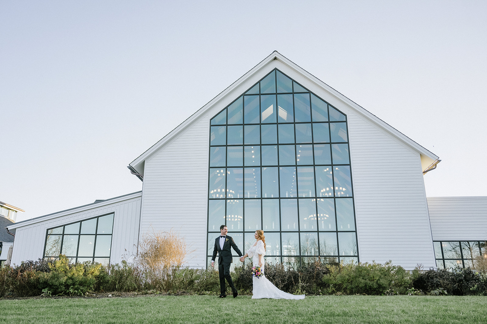 Light and Airy crossed keys estate wedding photography 