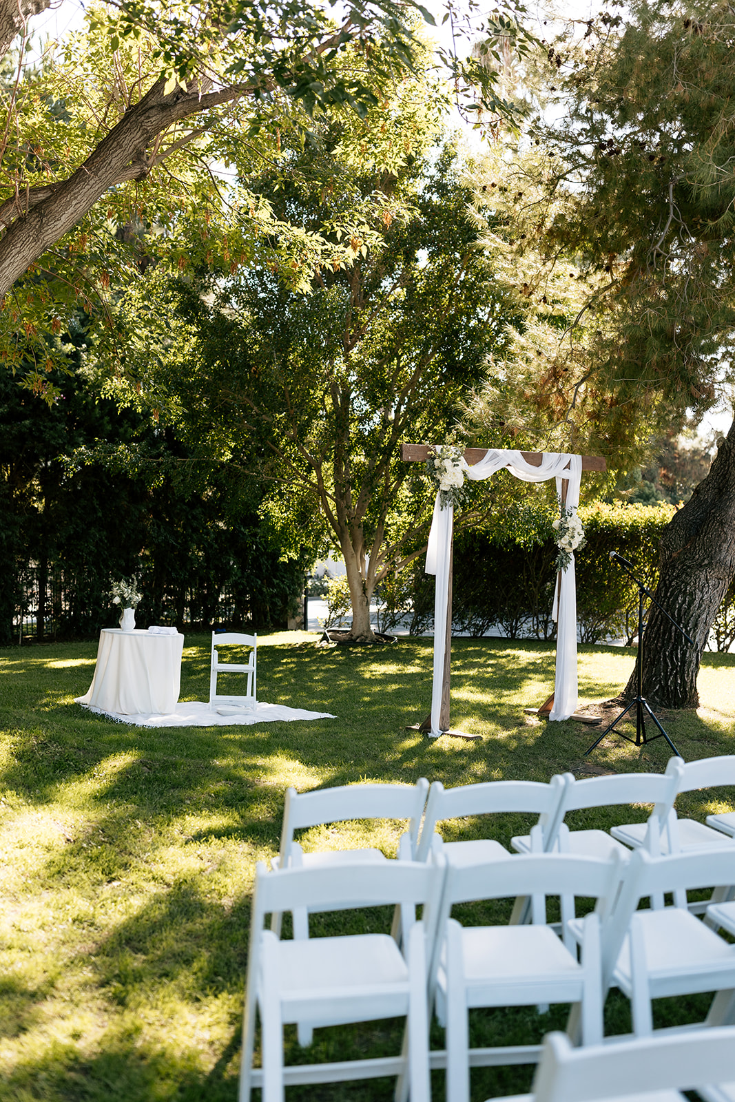 griffith house wedding anaheim california green and white wedding flowers florals white wedding heels outdoor ceremony