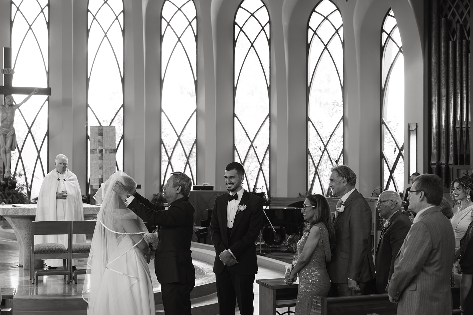 elegant palos verdes socal california wedding elopement bride walking down aisle wedding ceremony pictures church wed