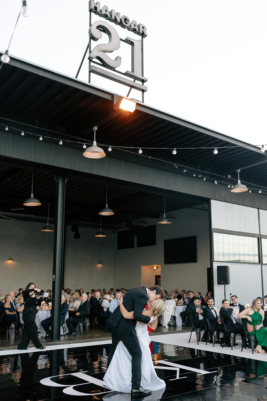 hangar 21 wedding fullerton california indoor modern wedding reception outdoor modern wedding reception helicopter