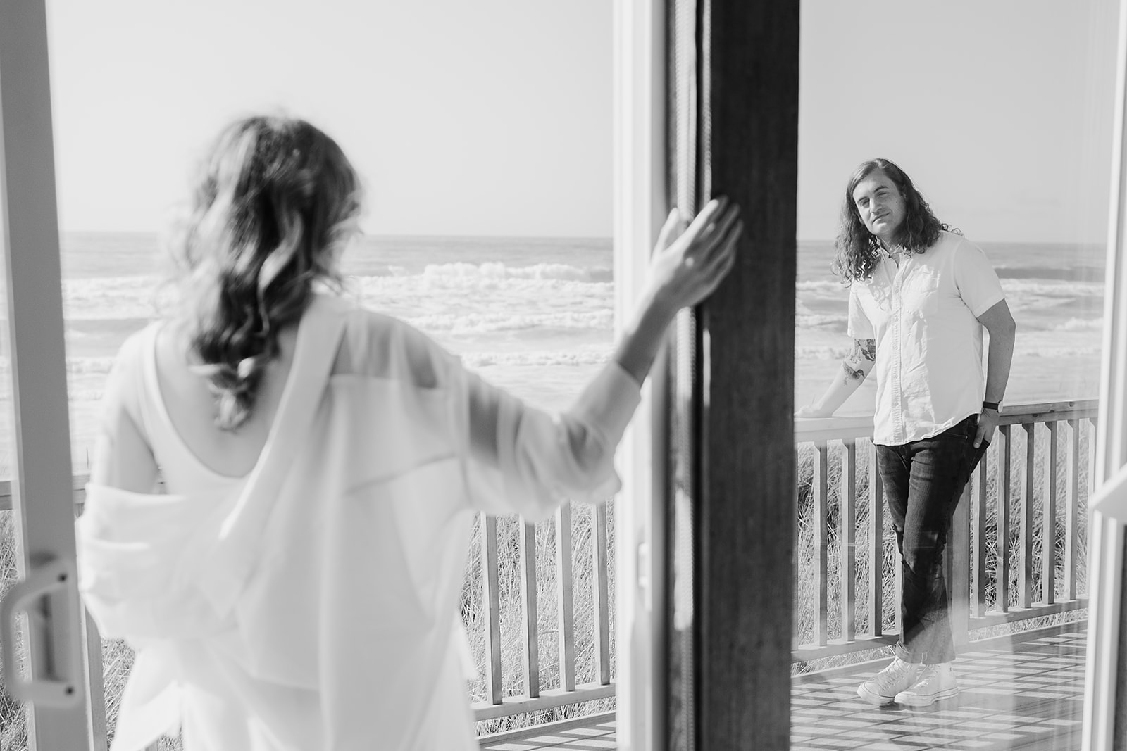 a couple who had their engagement session along the Oregon coast