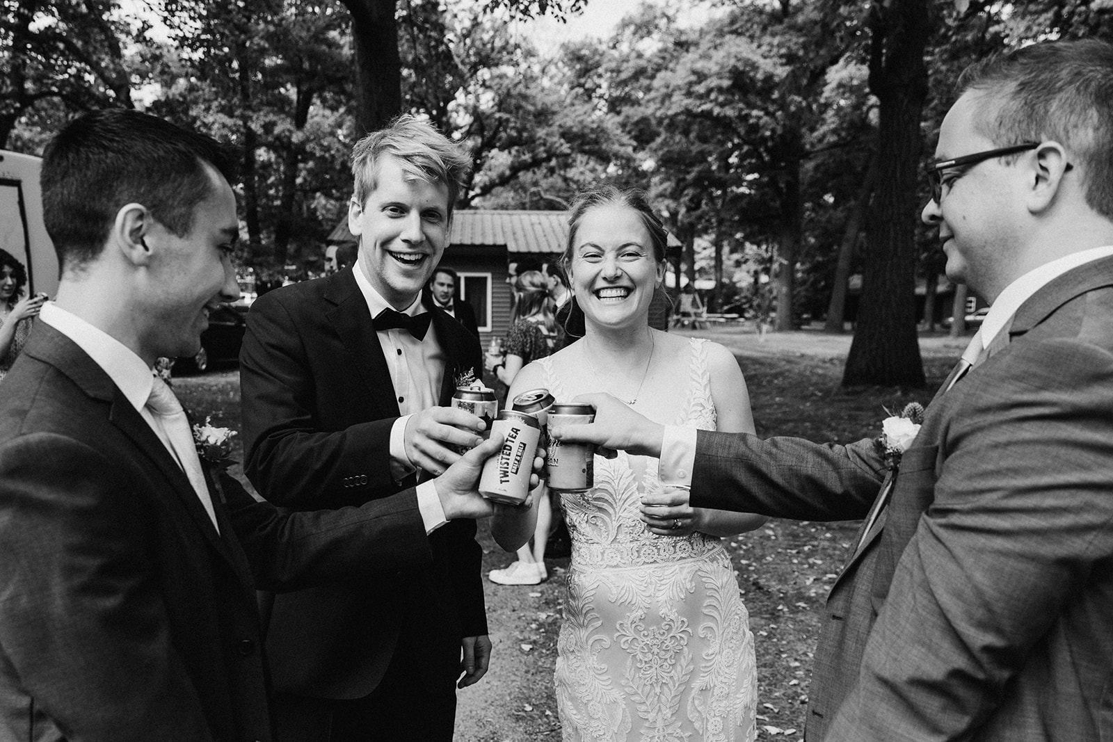 minnesota candid outdoor wedding beers brianna kirk photography 