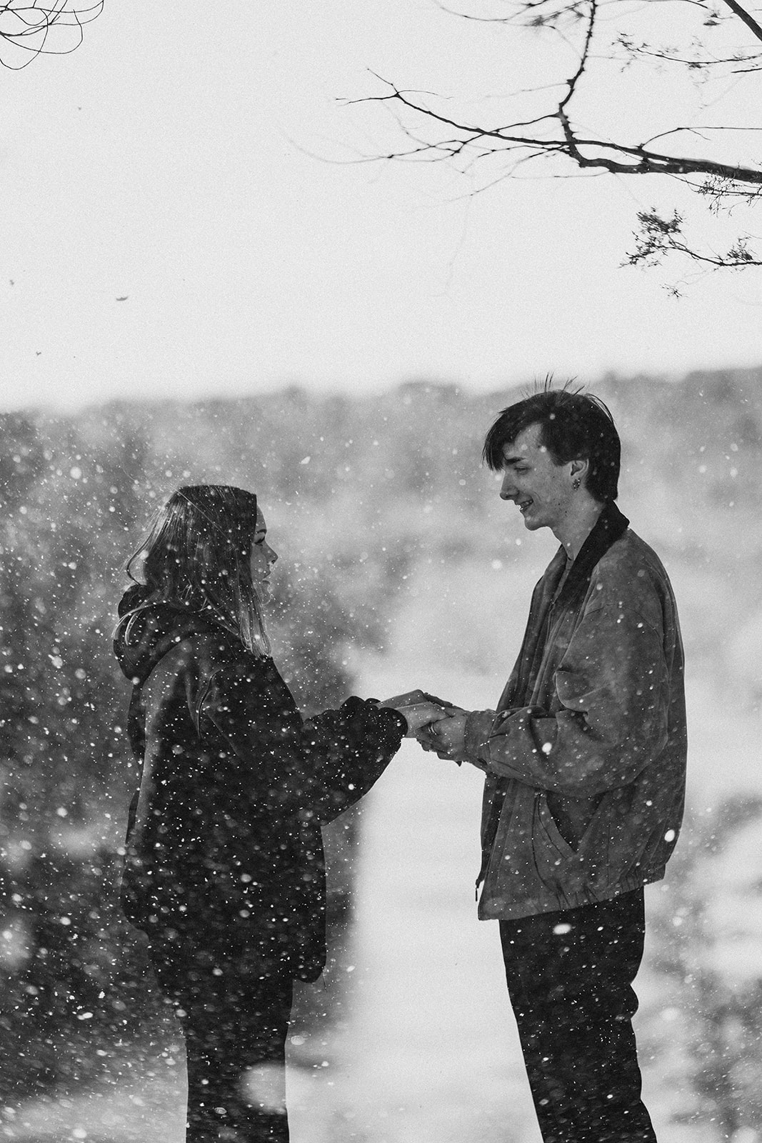 surprise proposal photographer minnesota wisconsin documentary candid timeless