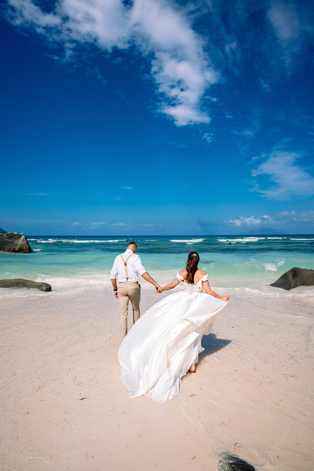 Wedding Photoshoot on a Seychelles beach