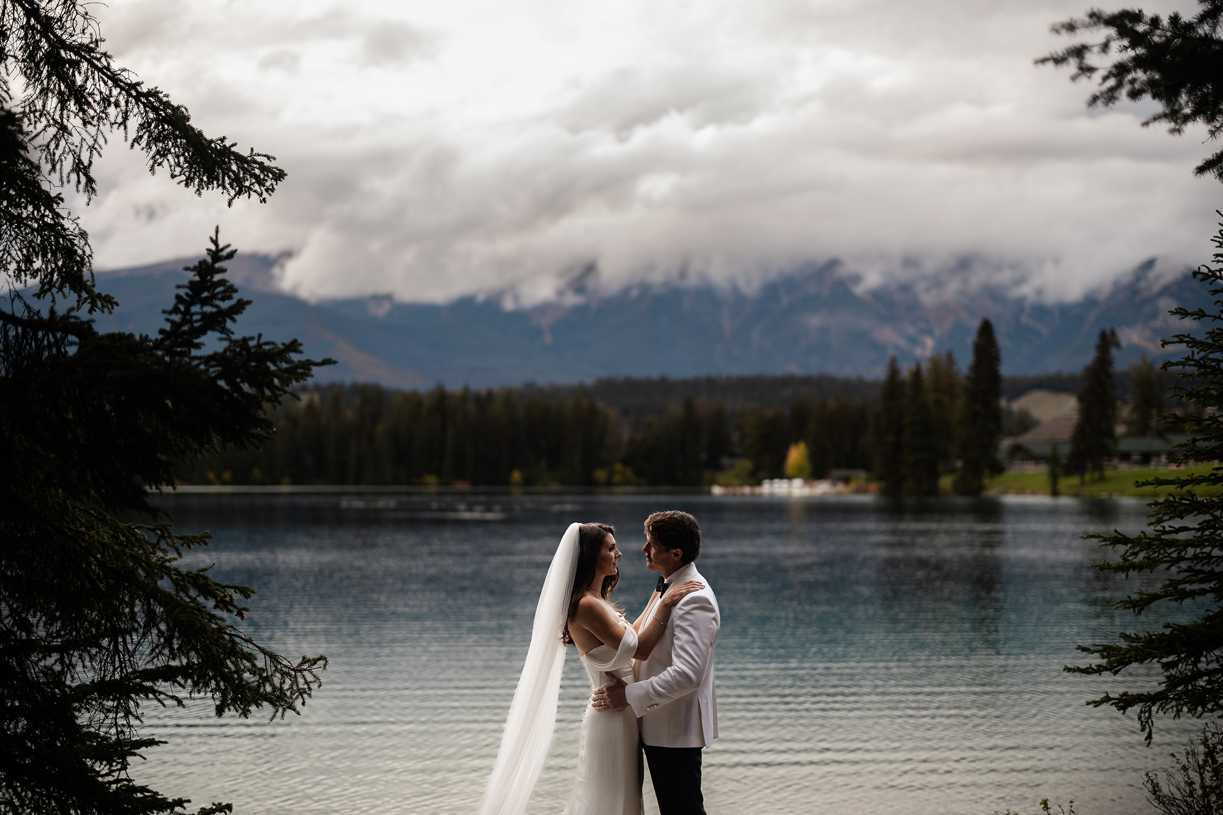 A couple who got married at the Fairmont Jasper Park Lodge