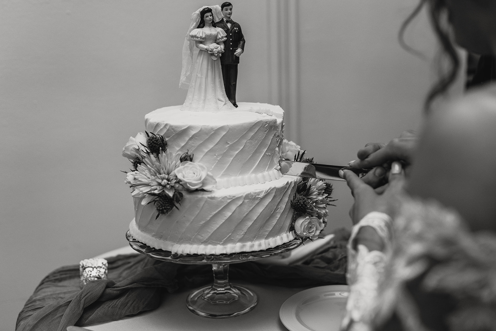 documentary classy timeless wedding reception cake cutting at Northwestern Nazareth Chapel St.Paul Minnesota 
