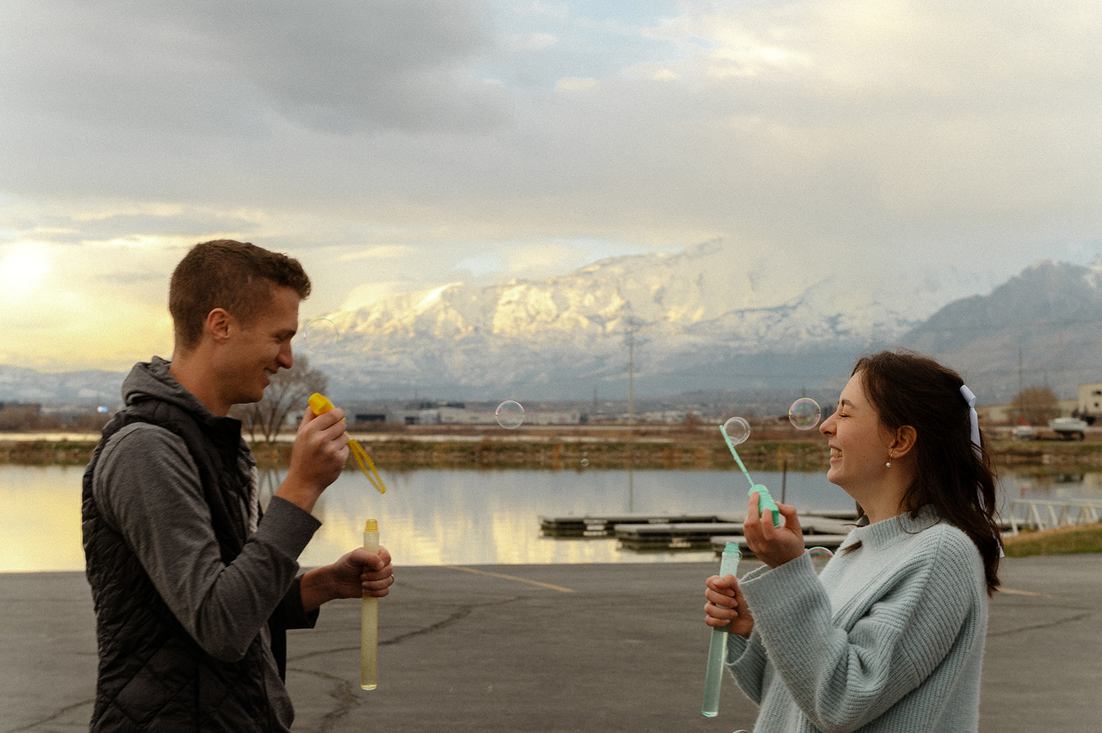 Utah Lake picnic couples session